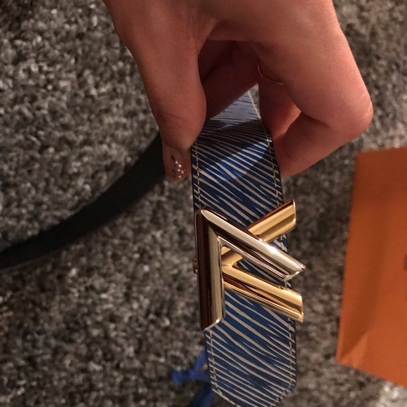 Louis Vuitton LV Initales Epi Leather belt. 30mm - Picture 5 of 8